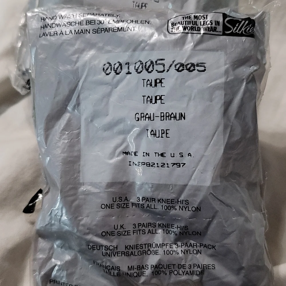 Women Silkies Knee Hi Regular 3-pak Taupe 001005.  ‎  3 packages per purchase